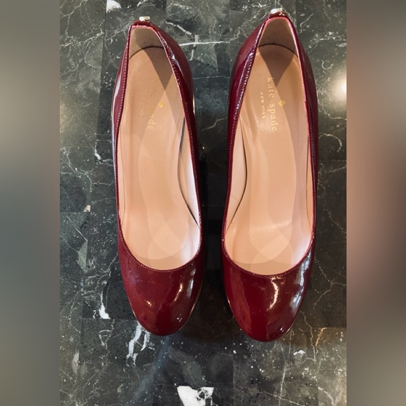 ❤️WAS $100 Kate Spade Burgundy Patent Leather Wedge Heels - Picture 5 of 12